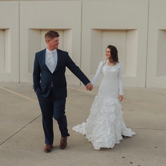 Meet your Posher, Abigail - Picture 2 of 2